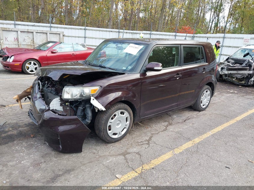 JTLZE4FE2CJ008669 2012 SCION XB photo no. 2
