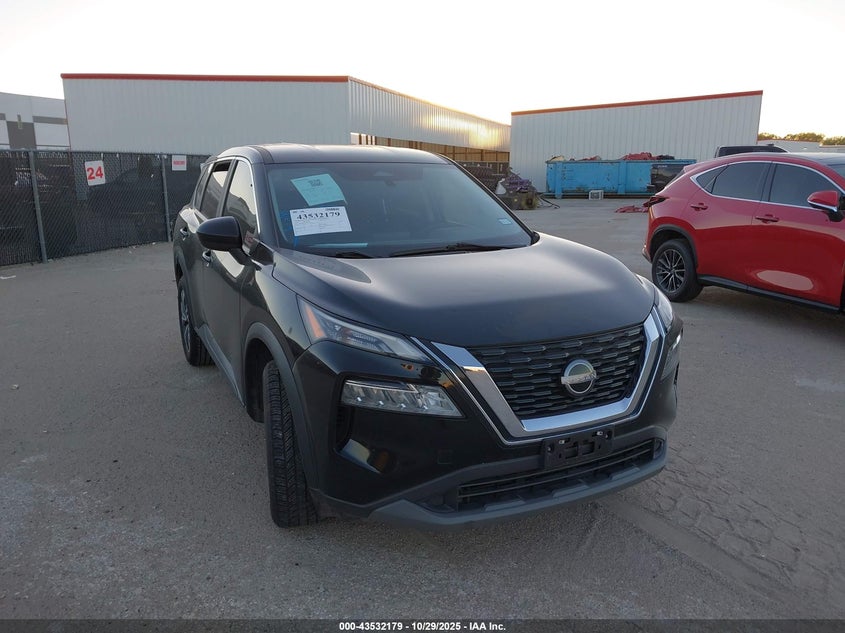 NISSAN ROGUE SV FWD