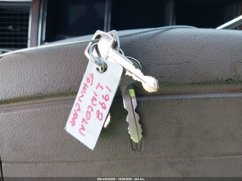 1992 Lincoln Town Car Signature VIN: 1LNLM82W5NY731898 Lot: 43532208