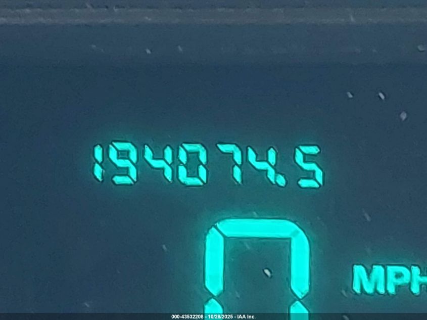 1992 Lincoln Town Car Signature VIN: 1LNLM82W5NY731898 Lot: 43532208