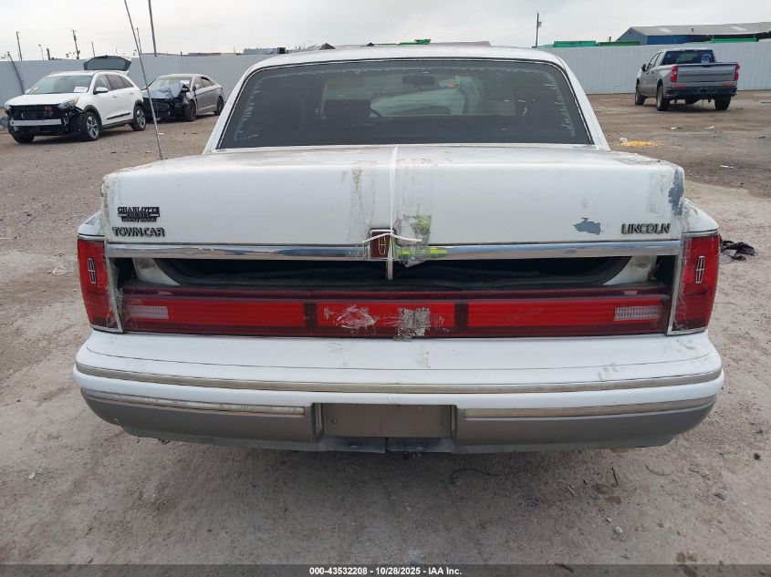 1992 Lincoln Town Car Signature VIN: 1LNLM82W5NY731898 Lot: 43532208