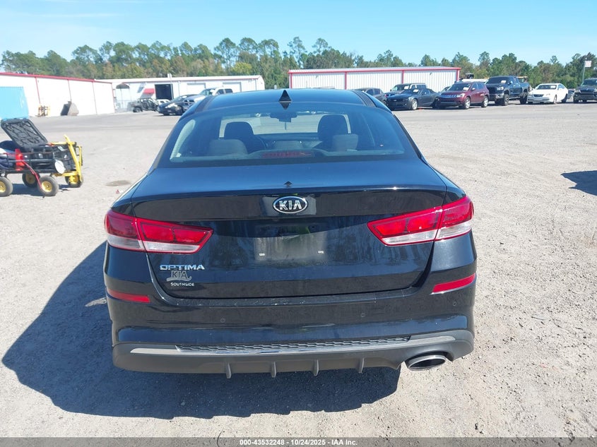 2019 KIA OPTIMA LX 5XXGT4L37KG320193