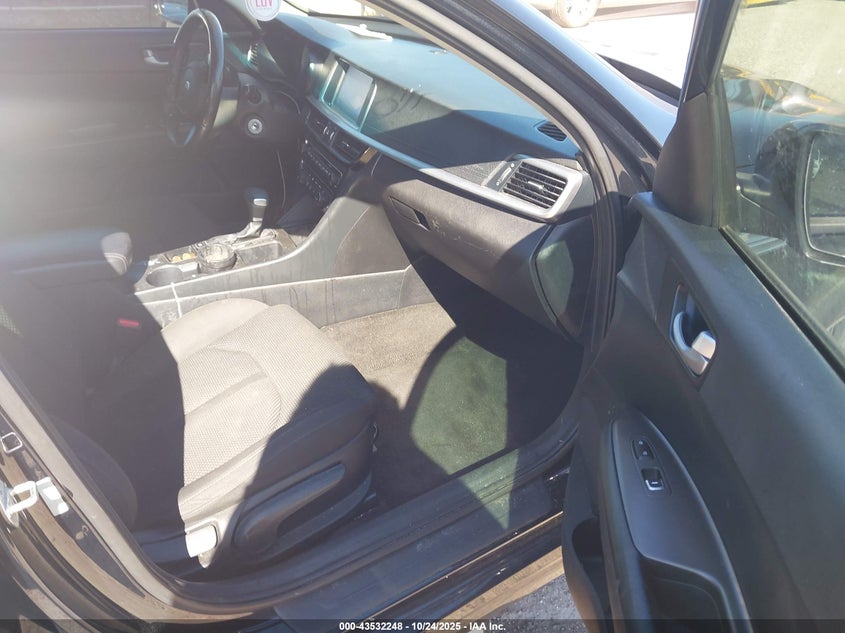 2019 KIA OPTIMA LX 5XXGT4L37KG320193