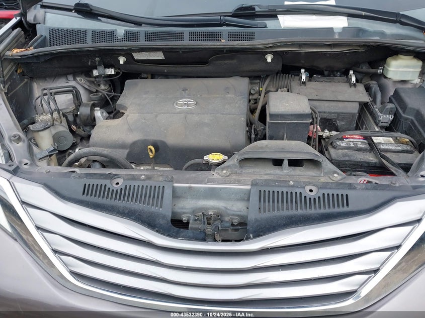 2015 TOYOTA SIENNA XLE 8 PASSENGER 5TDYK3DC6FS596031