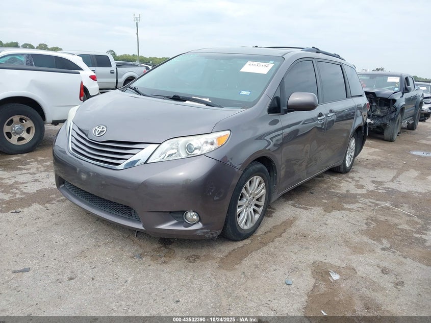 2015 TOYOTA SIENNA XLE 8 PASSENGER 5TDYK3DC6FS596031