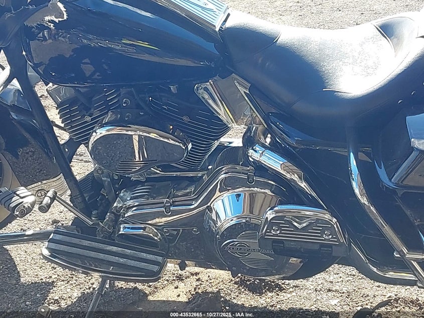 2003 Harley-Davidson Flhpi VIN: 1HD1FHW1X3Y704888 Lot: 43532665