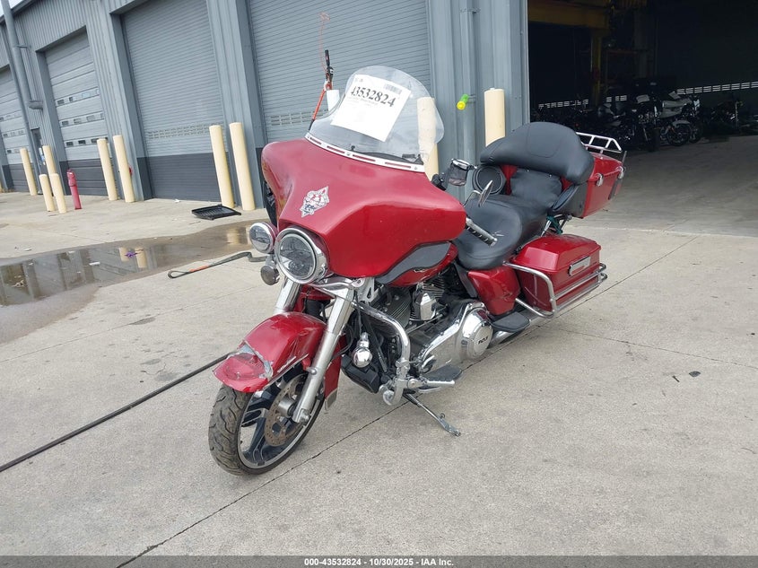 1HD1FCM19DB676074 2013 HARLEY-DAVIDSON ELECTRA GLIDE photo no. 2