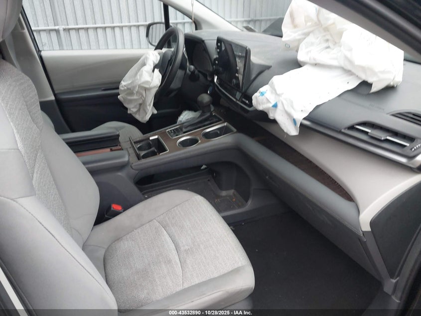 5TDKRKEC0NS107857 2022 TOYOTA SIENNA photo no. 5