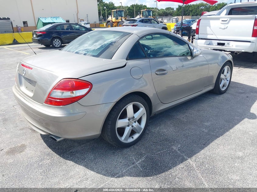 WDBWK56F75F026031 2005 MERCEDES-BENZ SLK-KLASSE photo no. 4