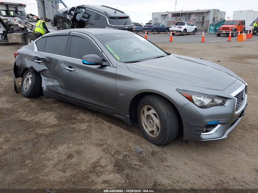 INFINITI Q50 3.0T LUXE