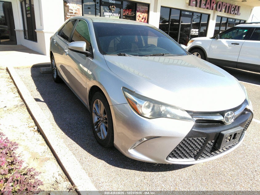 TOYOTA CAMRY SE