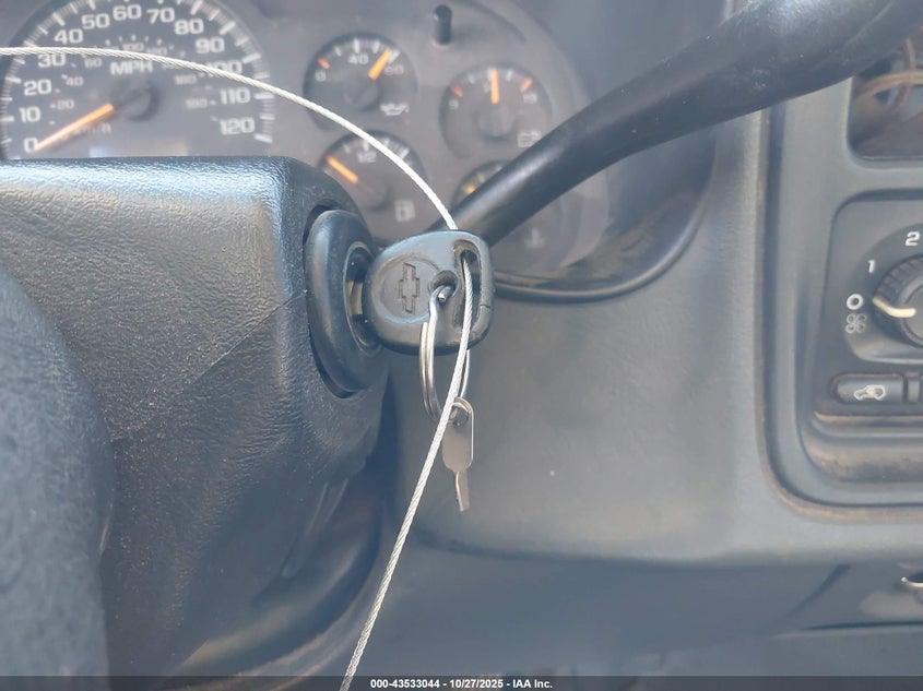 2005 GMC Sierra 2500Hd Work Truck VIN: 1GTHK29UX5E262374 Lot: 43533044