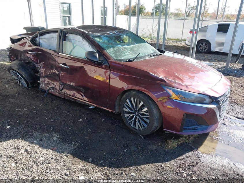 NISSAN ALTIMA SV FWD