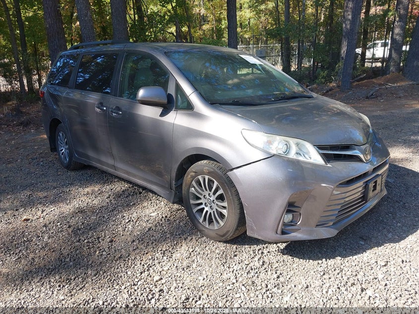 2018 TOYOTA SIENNA XLE 8 PASSENGER - 5TDYZ3DCXJS960830