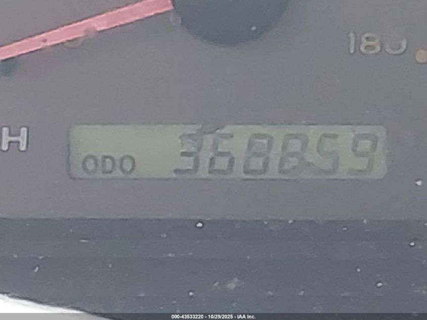 2002 Toyota Sequoia Sr5 V8 VIN: 5TDBT44AX2S075282 Lot: 43533220