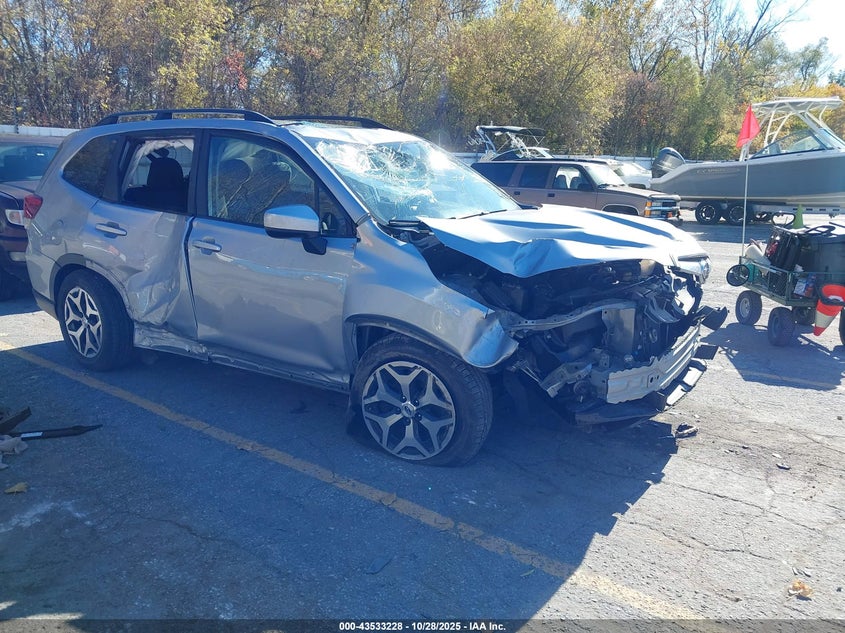 SUBARU FORESTER PREMIUM