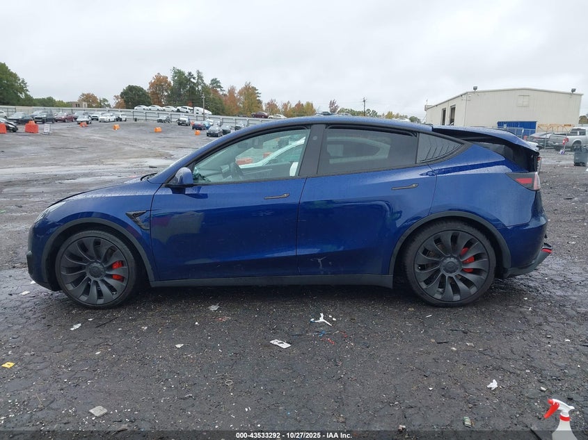 2024 Tesla Model Y Performance Dual Motor All-Wheel Drive VIN: 7SAYGDEF9RA274802 Lot: 43533292