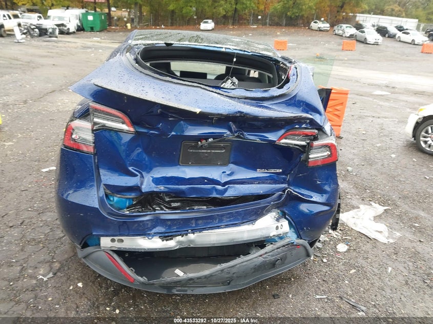 2024 Tesla Model Y Performance Dual Motor All-Wheel Drive VIN: 7SAYGDEF9RA274802 Lot: 43533292