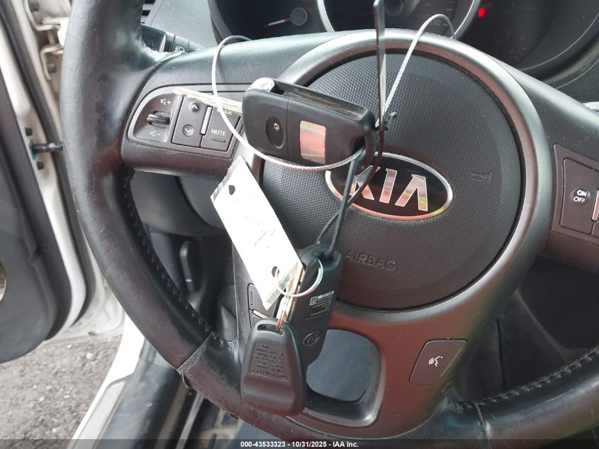 2013 Kia Soul + VIN: KNDJT2A6XD7556288 Lot: 43533323