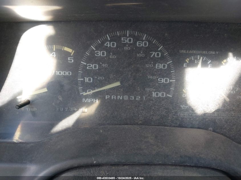 1995 Chevrolet Gmt-400 C2500 VIN: 1GCGC29K8SE272288 Lot: 43533485