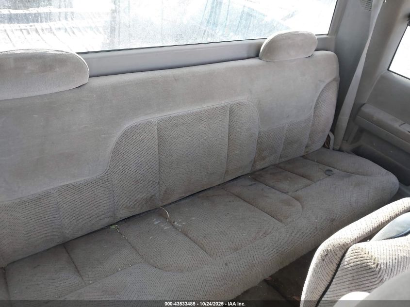 1995 Chevrolet Gmt-400 C2500 VIN: 1GCGC29K8SE272288 Lot: 43533485