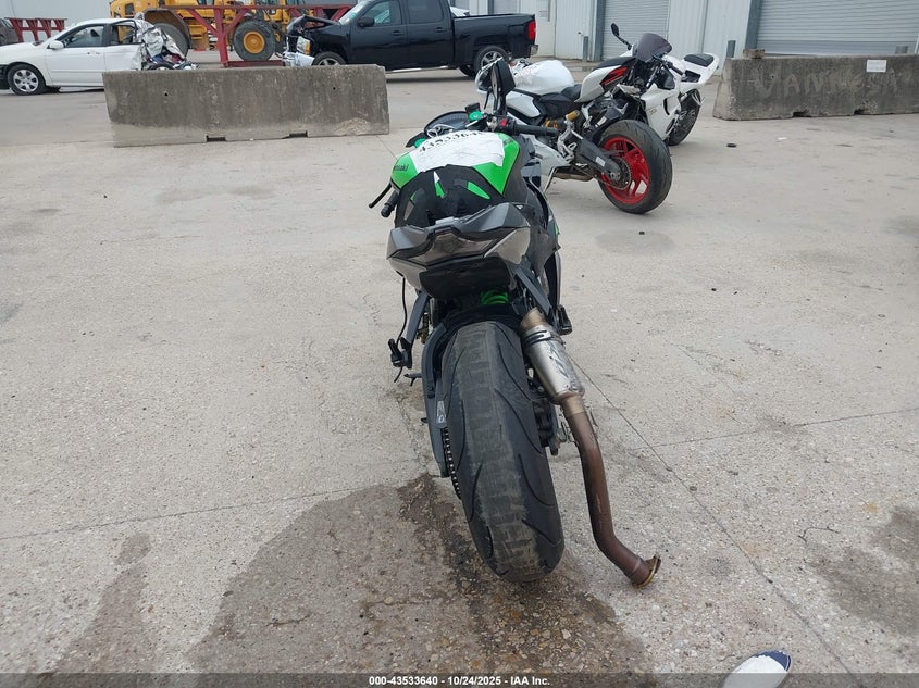 2018 Kawasaki Zx1000 R VIN: JKAZXCR16JA007282 Lot: 43533640