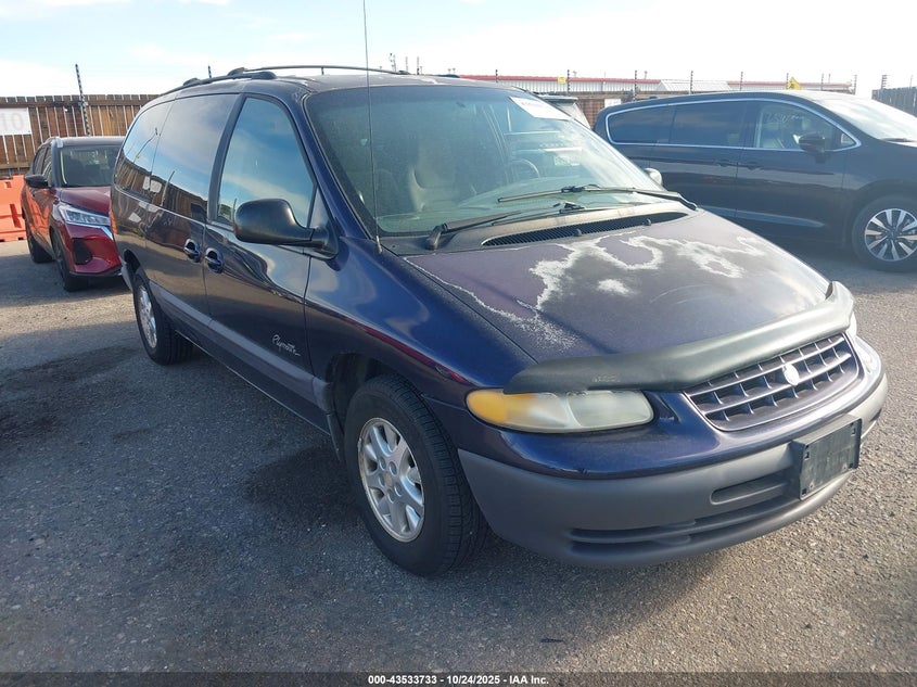 2P4GP44G7XR248881 1999 Plymouth Grand Voyager Se auction photo 1