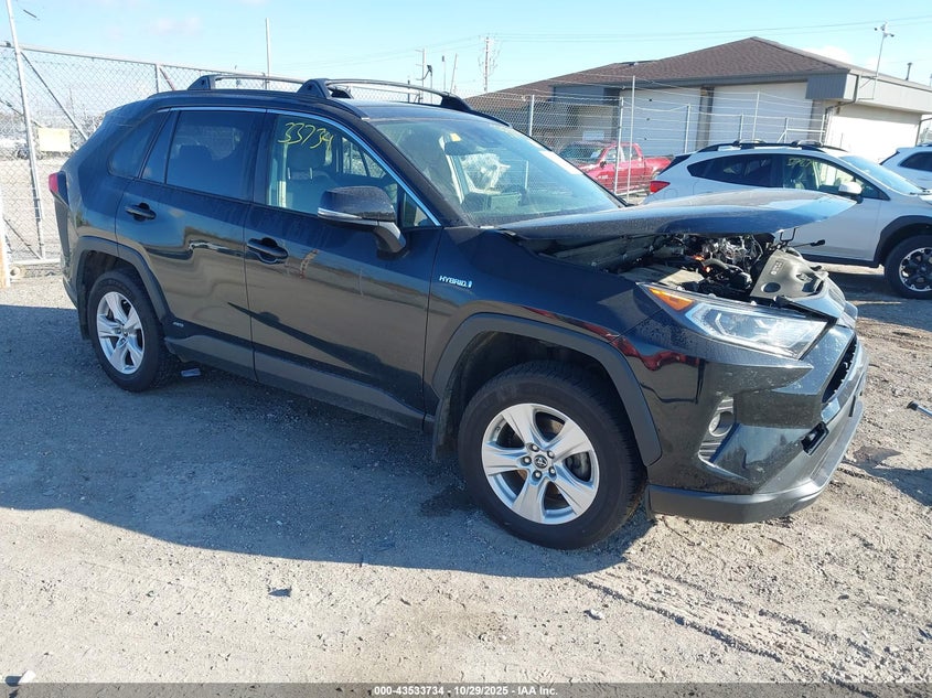 TOYOTA RAV4 HYBRID XLE