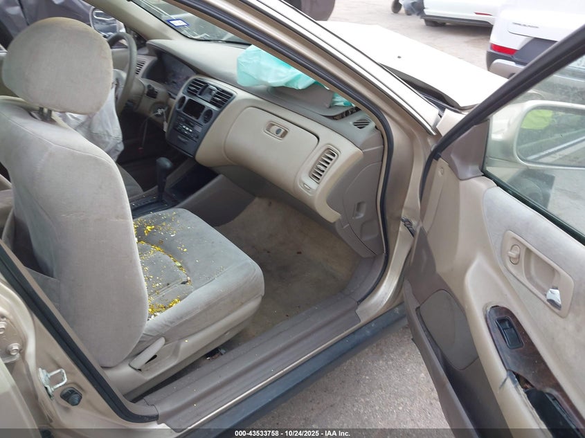 1HGCG567XYA088511 2000 HONDA ACCORD photo no. 5