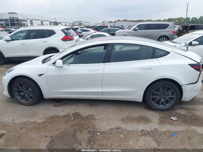 2018 Tesla Model 3 Long Range/Mid Range VIN: 5YJ3E1EA1JF059700 Lot: 43533877