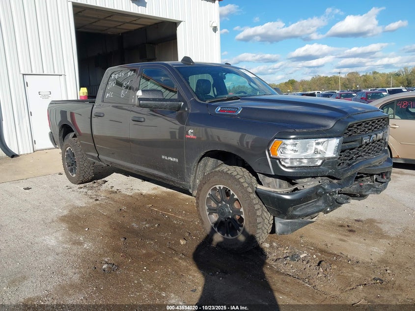 RAM 2500 TRADESMAN 4X4 6 4 BOX