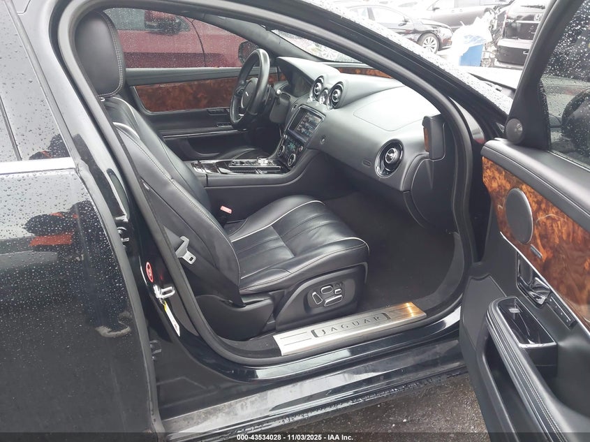 2013 JAGUAR XJ SAJWA1C78D8V58290