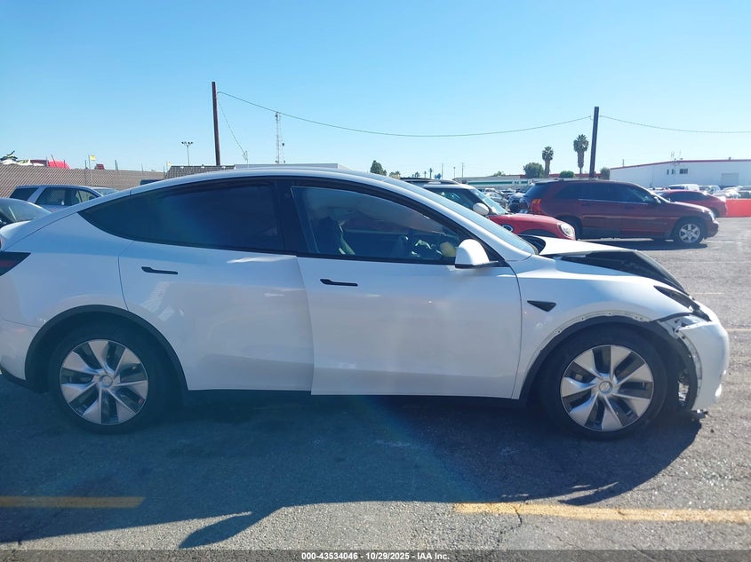 2023 Tesla Model Y VIN: 7SAYGAEEXPF591848 Lot: 43534046