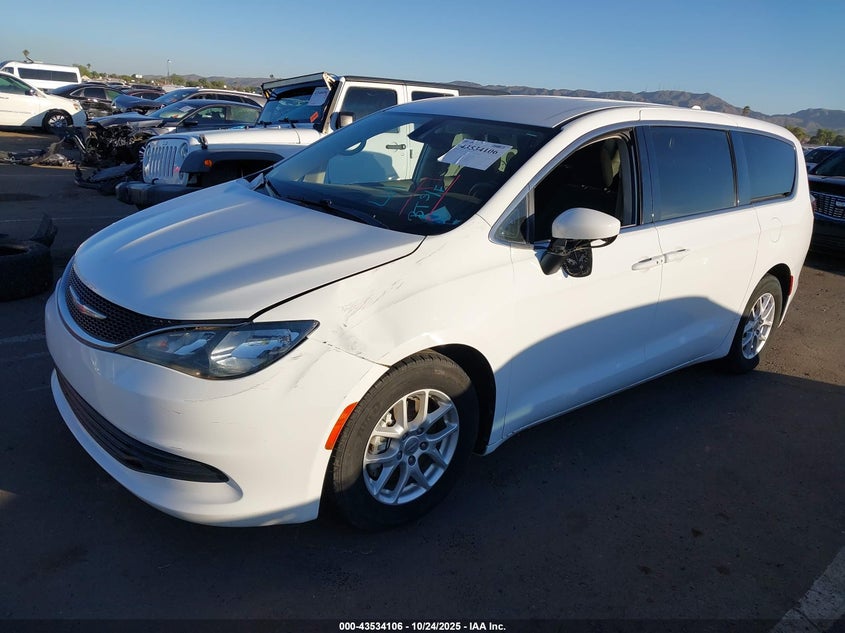 VIN 2C4RC1CG9HR823931 2017 CHRYSLER PACIFICA LX