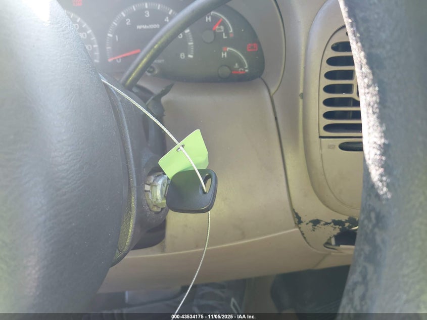 2000 Ford F-150 VIN: 2FTRX17W8YCB10611 Lot: 43534175