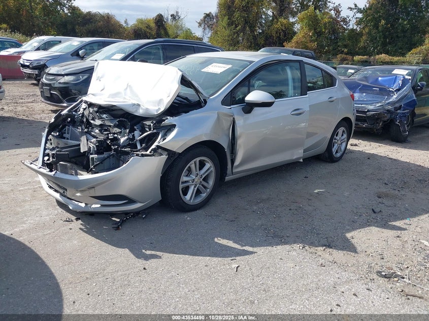 3G1BE6SM0HS573281 2017 CHEVROLET CRUZE photo no. 2