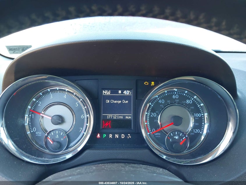 2011 Chrysler Town & Country Touring-L VIN: 2A4RR8DG5BR716060 Lot: 43534607