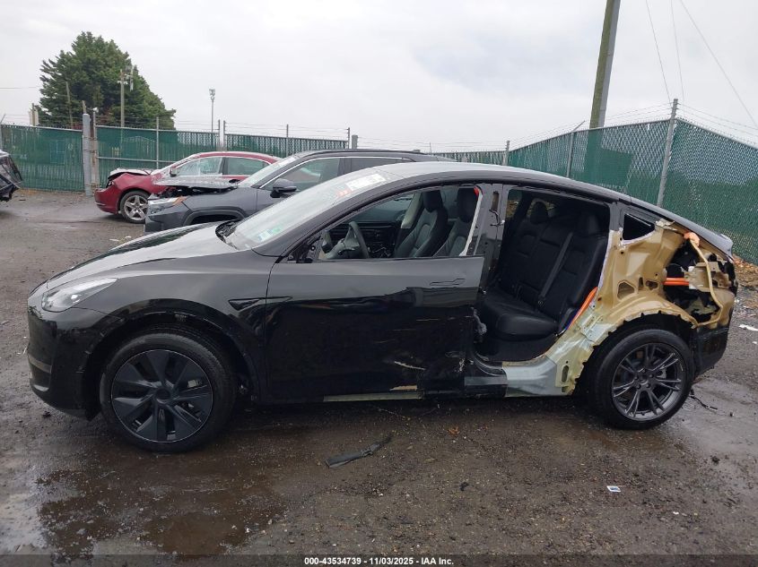 2024 Tesla Model Y Long Range Dual Motor All-Wheel Drive/Rwd VIN: 7SAYGDED2RF207332 Lot: 43534739