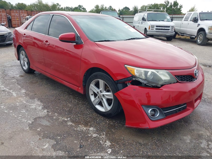 2014 TOYOTA CAMRY SE - 4T1BF1FK0EU802596