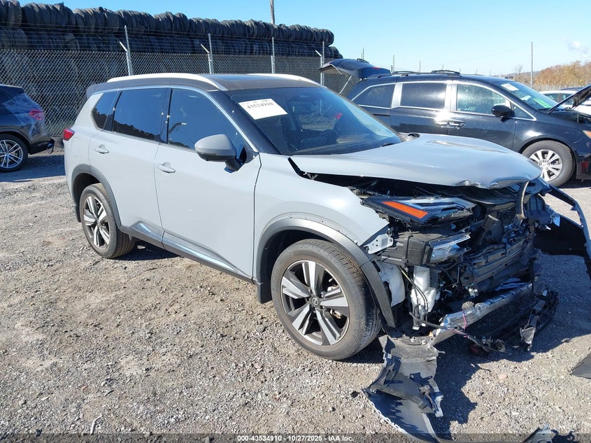 NISSAN ROGUE PLATINUM INTELLIGENT AWD