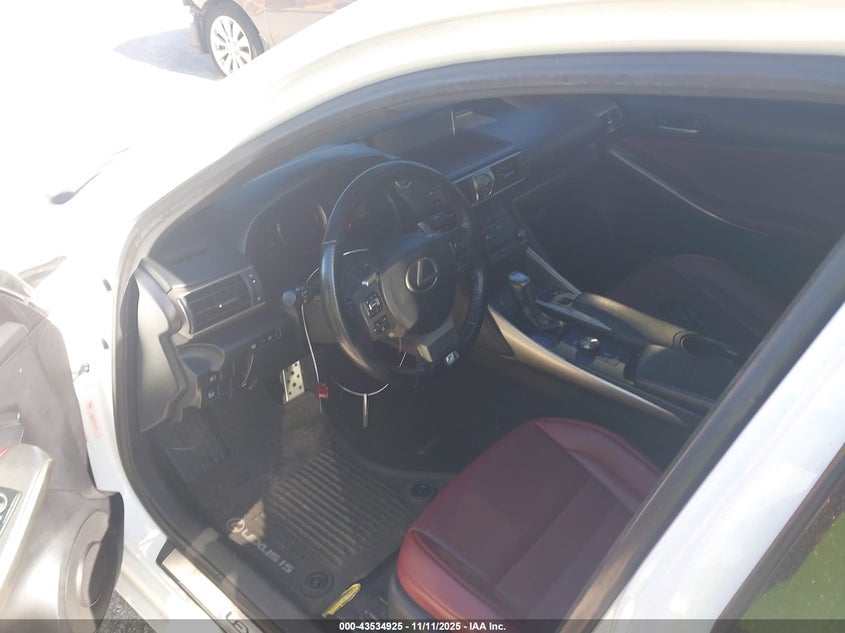 JTHC81D26J5031103 2018 LEXUS IS photo no. 18