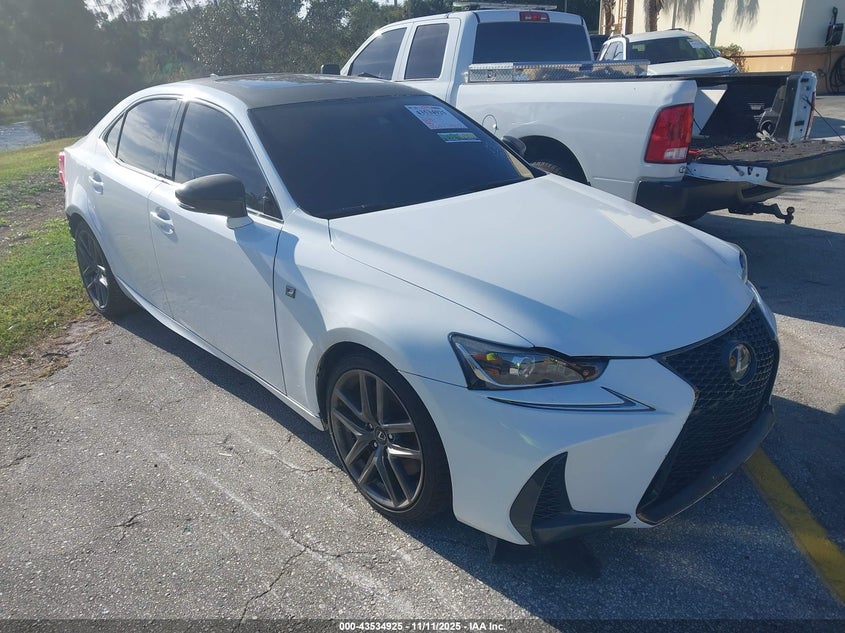 JTHC81D26J5031103 2018 LEXUS IS photo no. 21