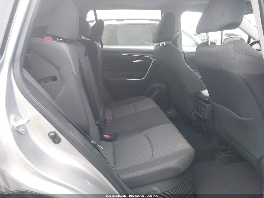 4T3RWRFV4PU100802 2023 TOYOTA RAV 4 photo no. 8