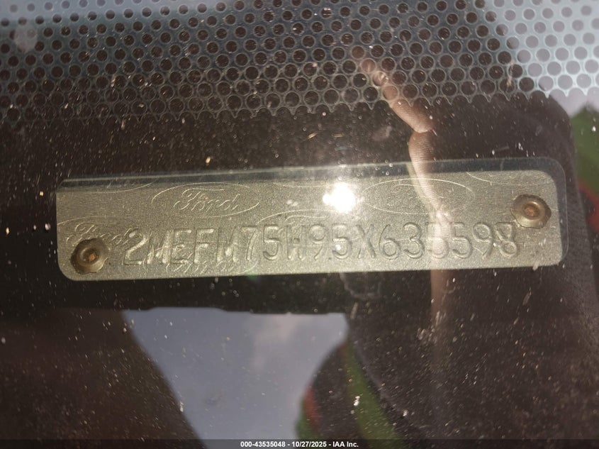 2005 Mercury Grand Marquis Ls/Lse VIN: 2MEFM75W95X635598 Lot: 43535048