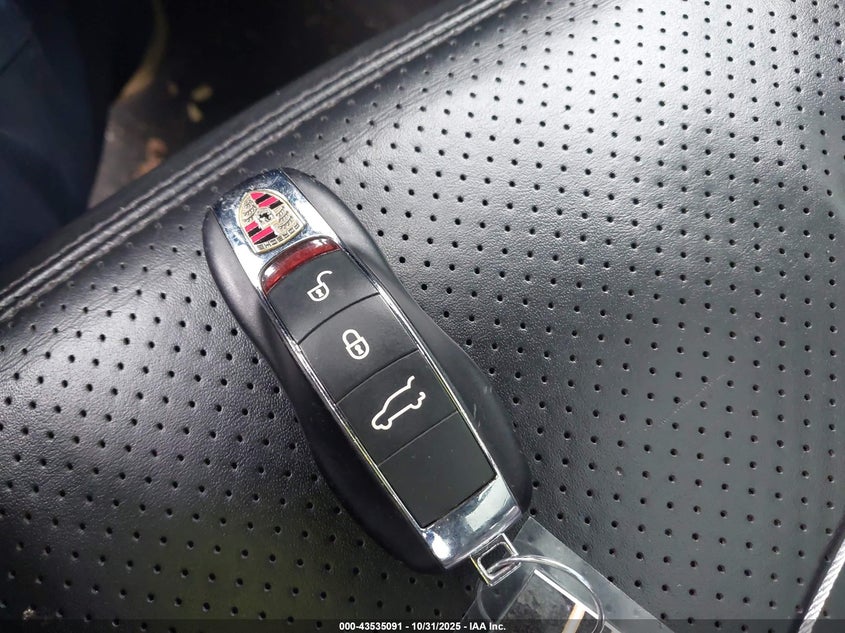 2018 Porsche Macan Gts VIN: WP1AG2A59JLB60351 Lot: 43535091