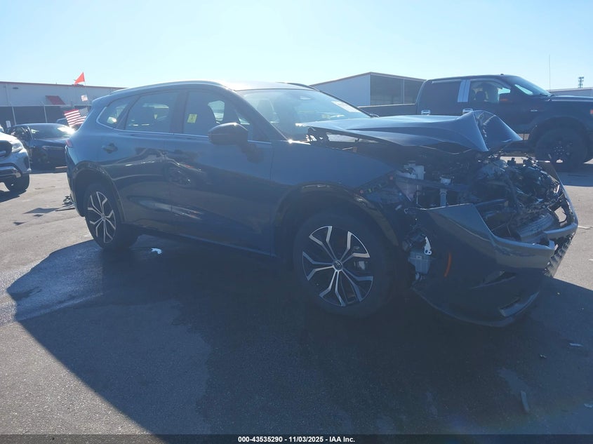 2025 TOYOTA CROWN SIGNIA XLE - JTDACAAJ1S3007565