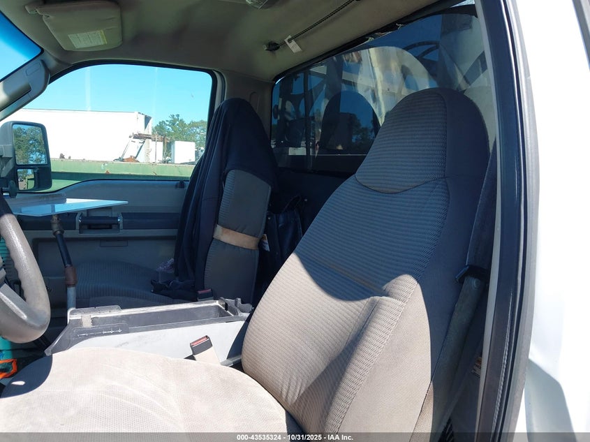 2008 Ford F-450 Chassis Xl/Xlt VIN: 1FDXF46Y18ED45422 Lot: 43535324