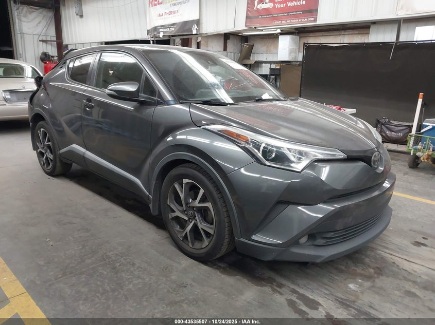 TOYOTA C-HR XLE PREMIUM