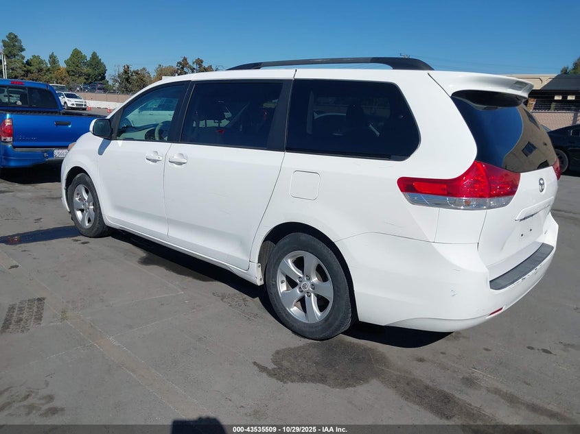 5TDKK3DC8CS254274 2012 TOYOTA SIENNA photo no. 3