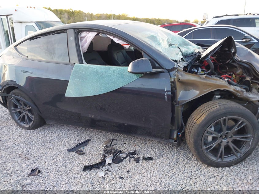 2025 Tesla Model Y Long Range Dual Motor All-Wheel Drive VIN: 7SAYGDEEXSF224278 Lot: 43535586